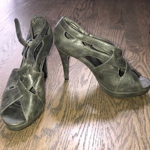 Charcoal gray forever 21 peep toe heels